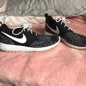 Nike Roshes with heart print